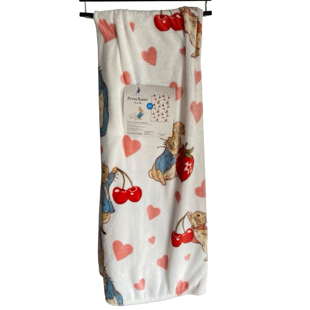 Beatrice Potter Peter Rabbit Valentine Plush Soft Throw 50" x 70"